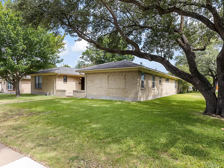 11143 Joymeadow Dr — Photo 49