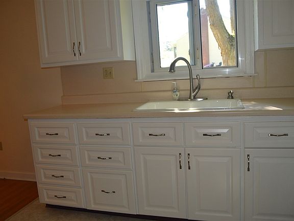 5th image of 16 Hobbie Ln