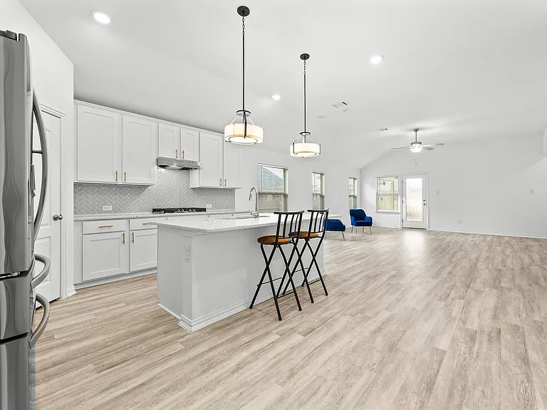 489 Cherrystone Loop — Photo 2