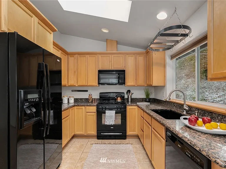 5070 23rd Ave SW — Photo 7
