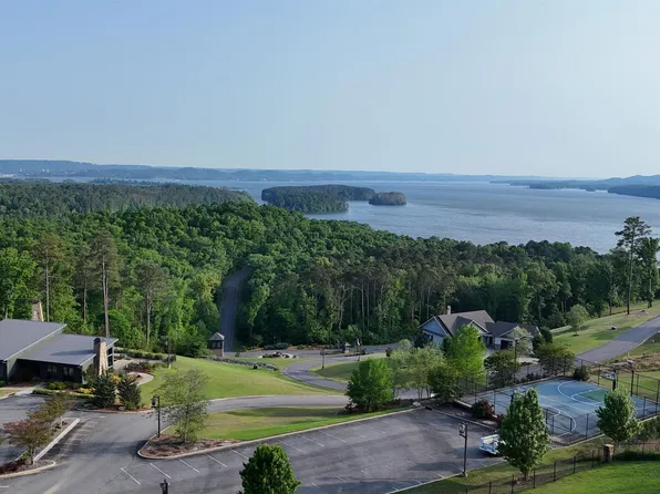 51 Fall Creek Dr, Guntersville, AL 35976