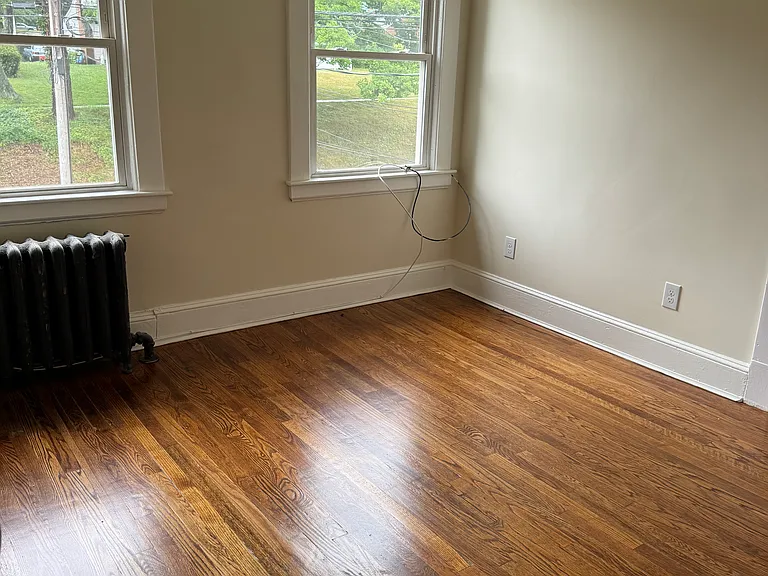 32 High St — Photo 2