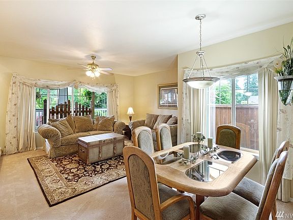Formal living rooms & dining rooms. 