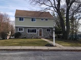 188 Hillcrest Rd, New Holland, PA 17557