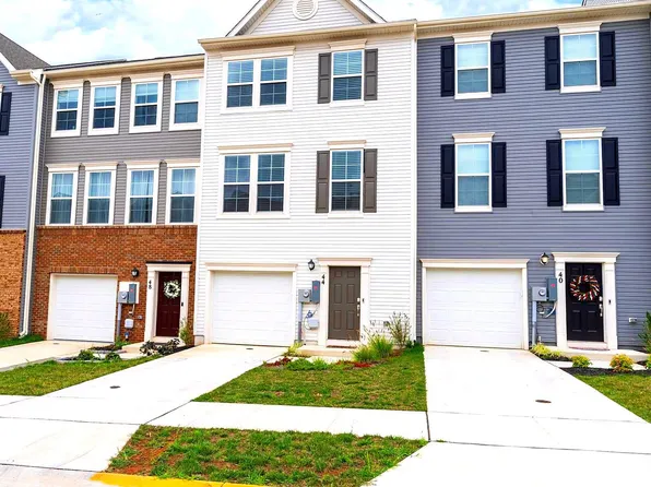 44 Stembogan Ct, Charles Town, WV 25414