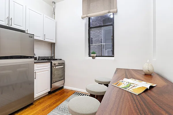 Rented by Compass | media 7