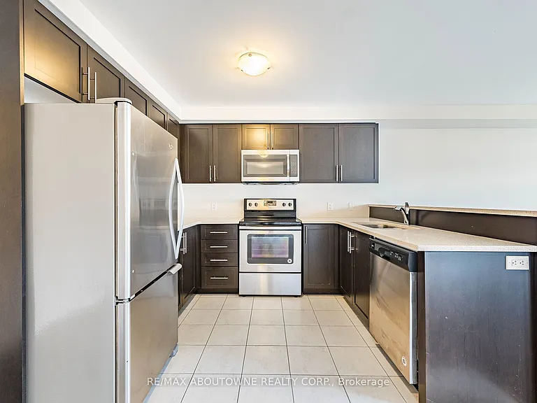 81 Pettitt Dr — Photo 11
