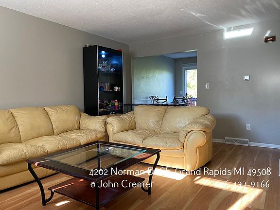 4th image of 4202 Norman Dr SE