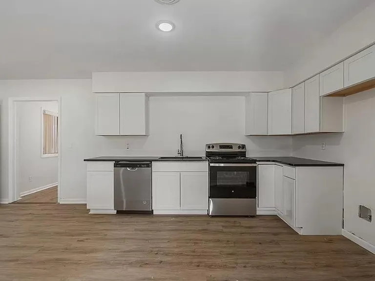 803 Lichfield Rd — Photo 8
