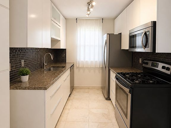 2nd image of 421 NE 1st St APT 217