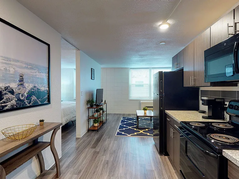 2515 Burnet Ave — Photo 1