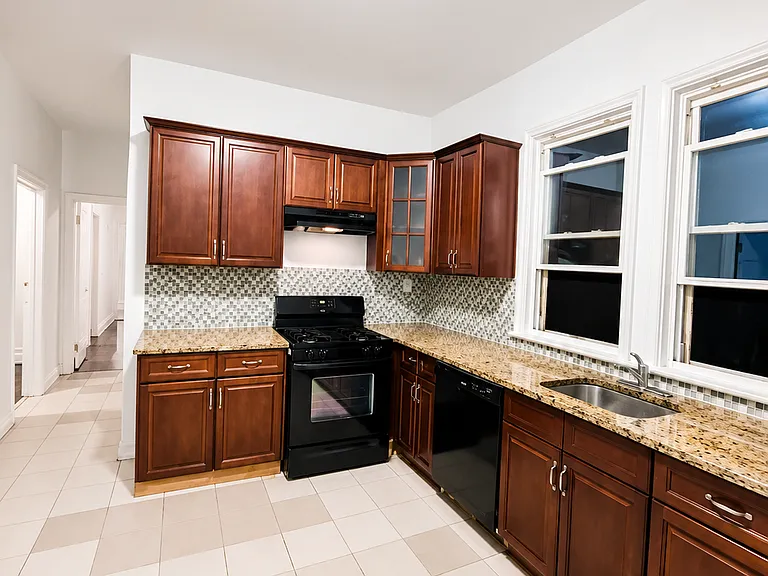 43 Treacy Ave #1AA — Photo 1