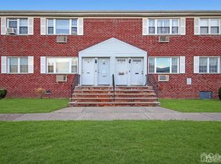 44 Gramercy Gdns #B, Middlesex, NJ 08846