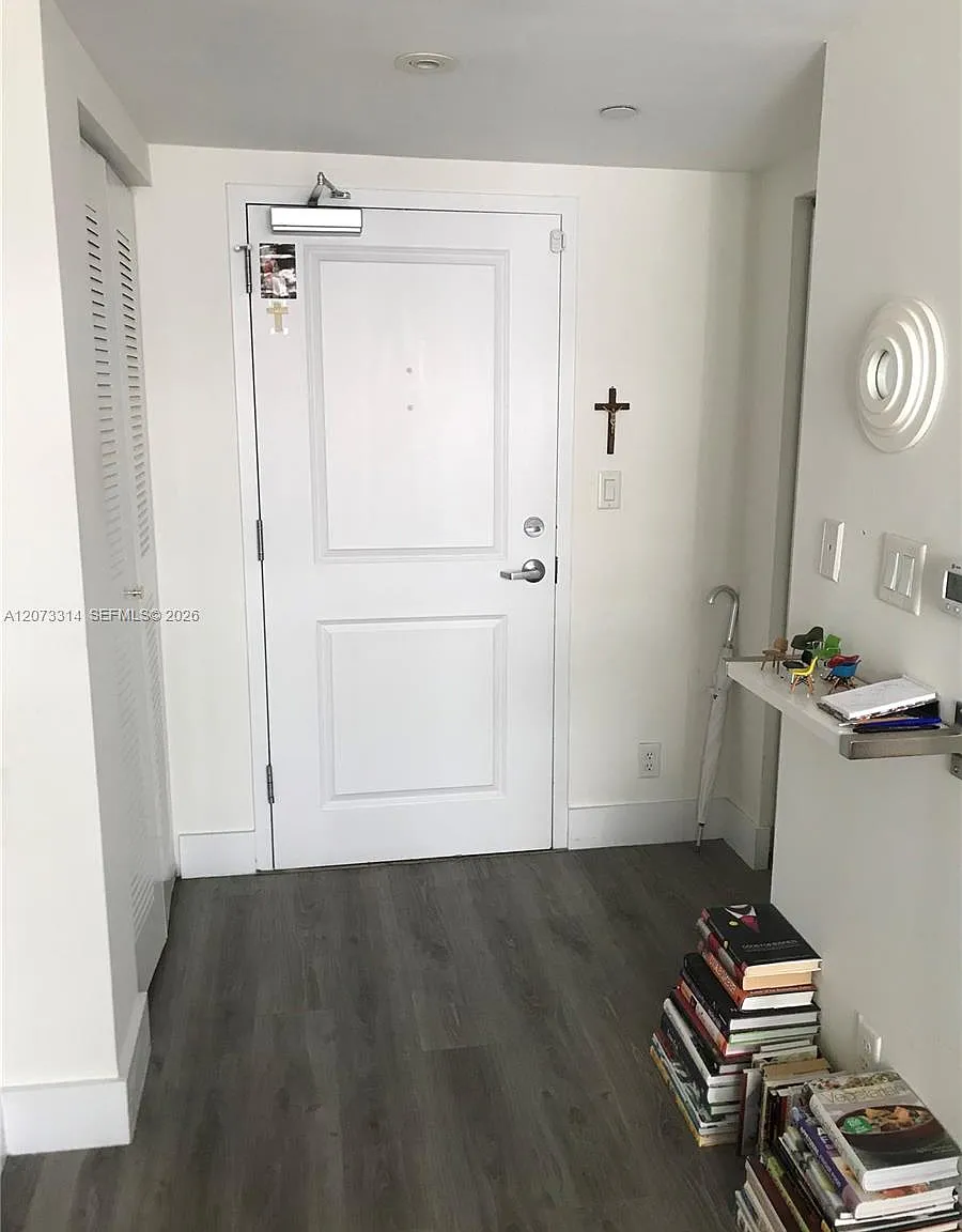 Flagler First Condo — Photo 2