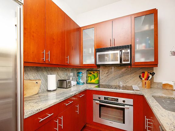 4th image of 80 John St APT 9I