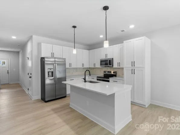 4324 Woodwind St, Charlotte, NC 28213