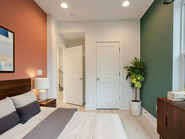 4450 Joseph Pl NE — Photo 22