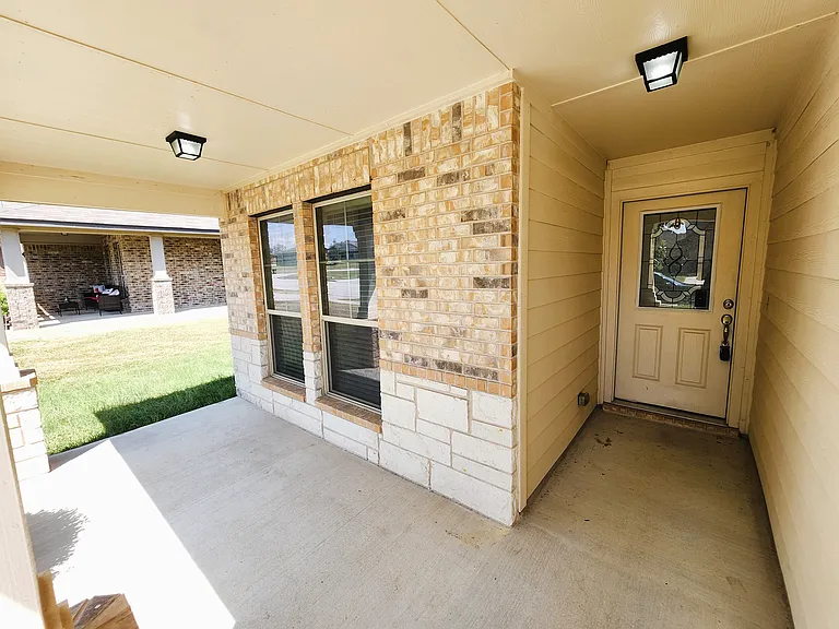 6304 Cool Creek Dr — Photo 2