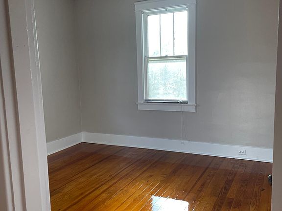 5th image of 1722 Albert Ave