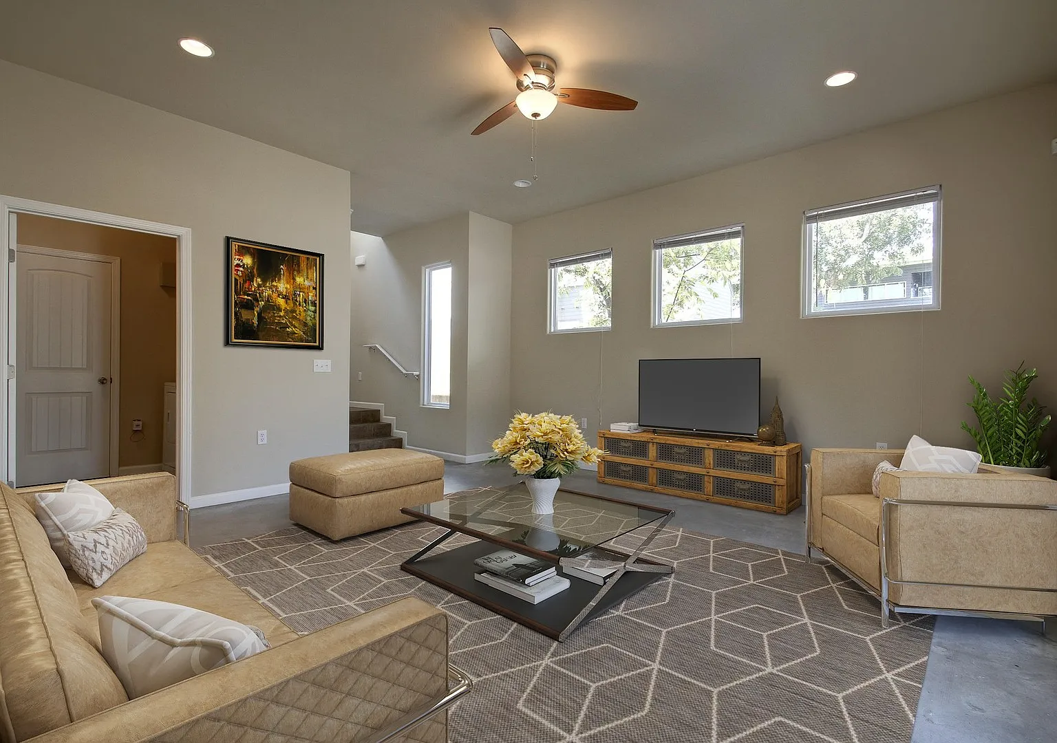 Ut Pre Lease: 2009 Remodeled 6 Bed / 3 Bath, Wood & Stained Concrete Floors, Custom High End Kitc... — Photo 1