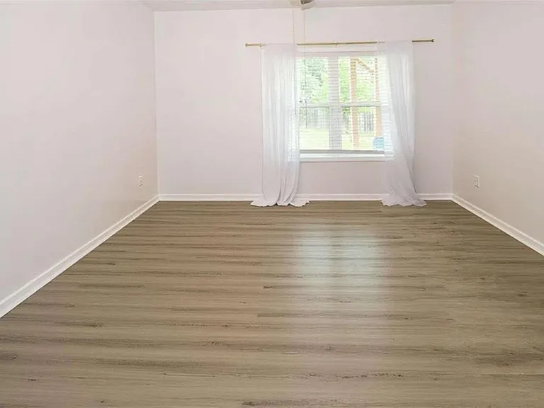 1860 Commons Pl NW — Photo 19