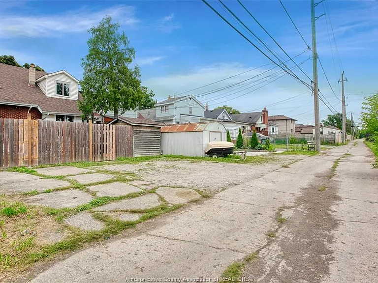 1453 Marentette Ave #UPPER — Photo 4