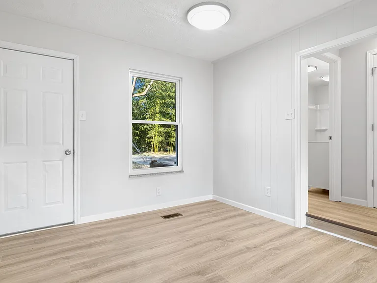 1025 Roswell Rd — Photo 9
