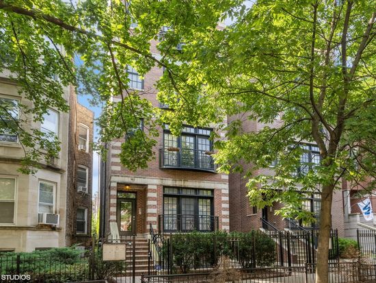 903 W Roscoe St APT 1, Chicago, IL 60657