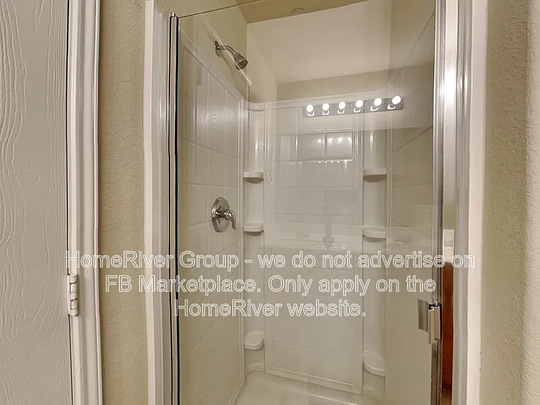 1127 Sophia St — Photo 11
