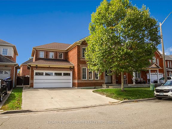 2nd image of 22 Meadow Glade Rd