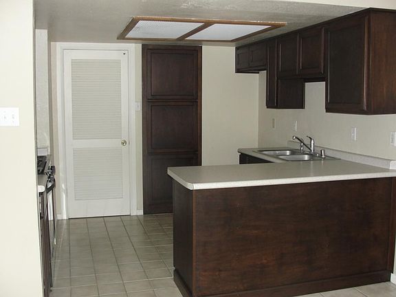 3rd image of 10659 Islerock Dr
