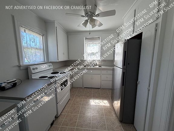 5th image of 15638 Evergreen Ave