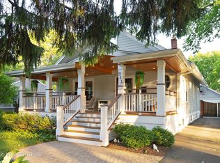 911 Prairie Ave, Downers Grove, IL 60515