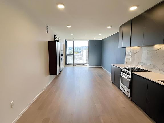 2nd image of 230 7th St #507