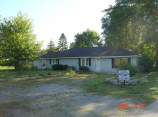 209 E Oak St, Saint Charles, MI 48655