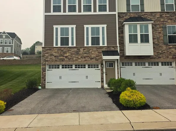 1054 Rosecroft Ln #24, York, PA 17403