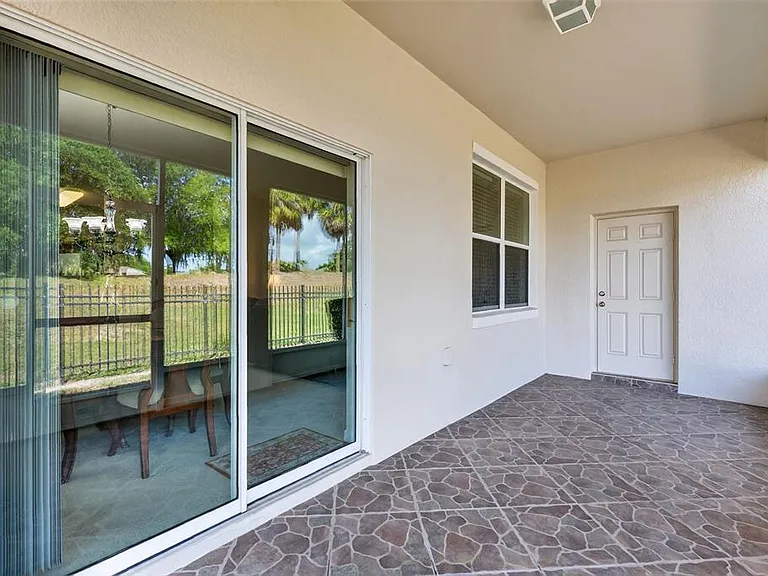1323 Priory Cir — Photo 35
