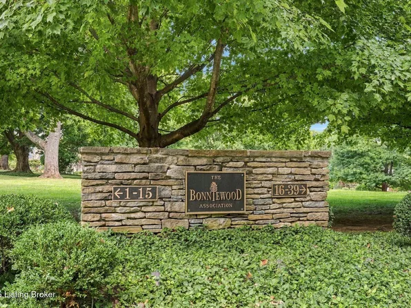 37 Brownsboro Hill Rd, Louisville, KY 40207