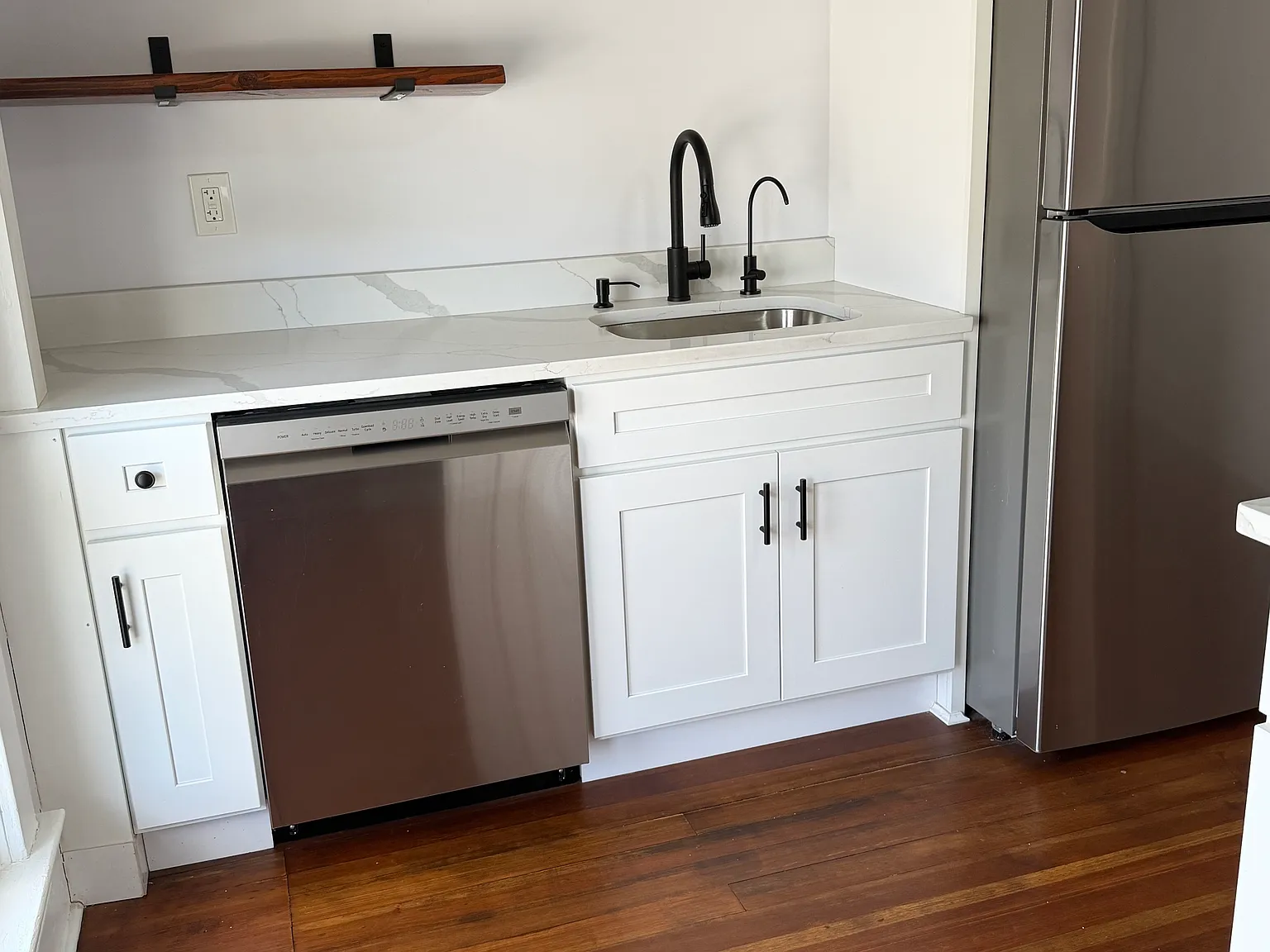 2 bed, 1159 sqft, $2,200 — Photo 4