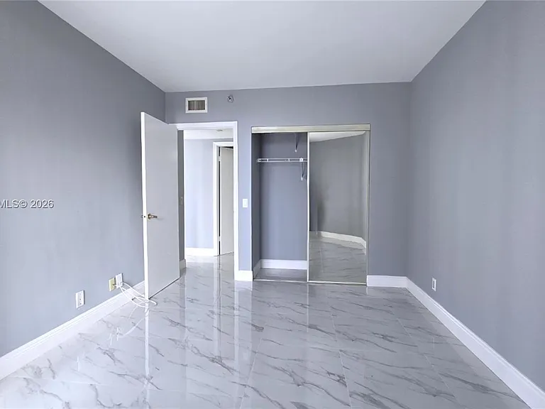 3610 Yacht Club Dr #615 — Photo 14