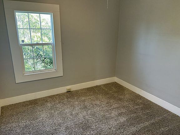 4th image of 237 Evans Ave