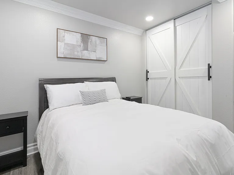 4302 Shetland Ln — Photo 21