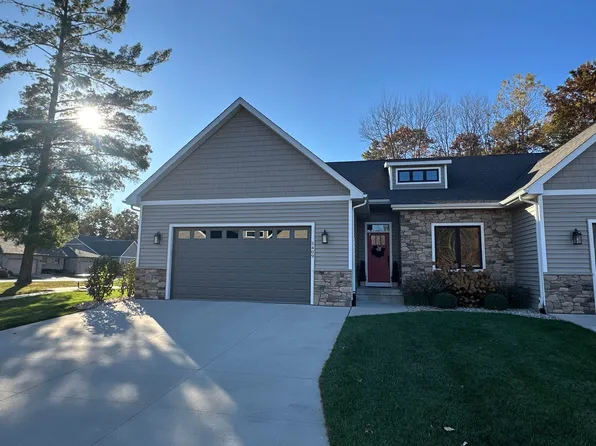 5409 Greenridge Dr, Midland, MI 48640