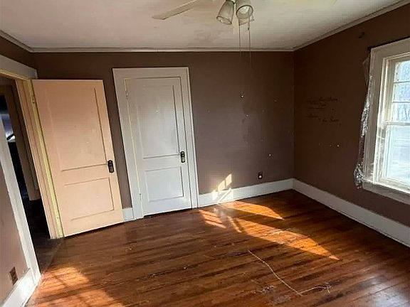 4th image of 615 McFadden Dr