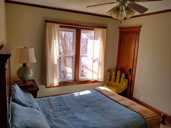Bedroom - ceiling fan replaced since picture was taken