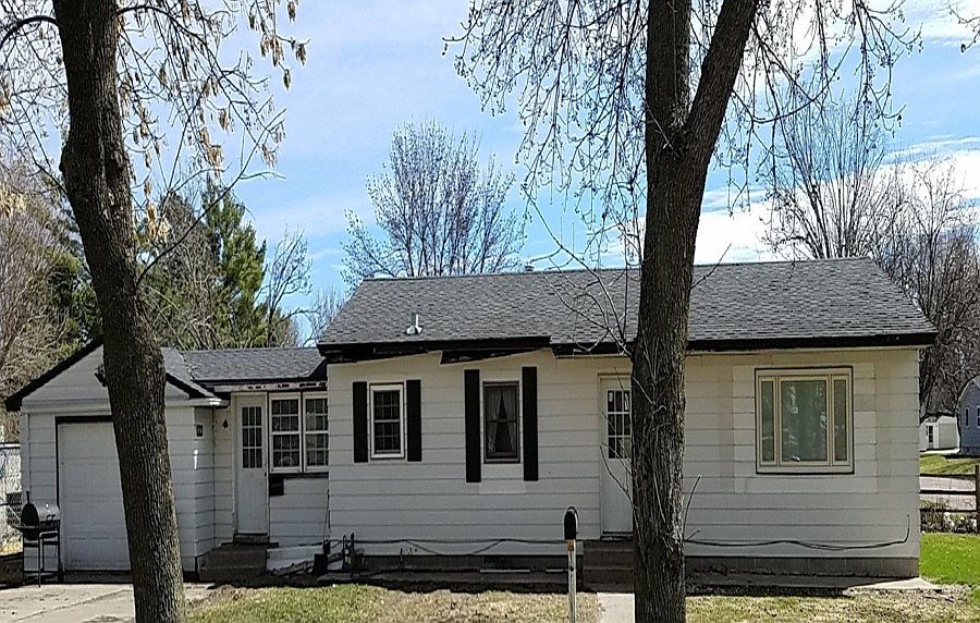 1st image of 906 9th St N