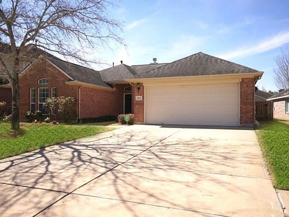 3rd image of 2918 Surrey Trail Ln