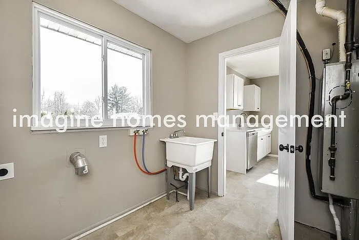 448 Holly Dr — Photo 12