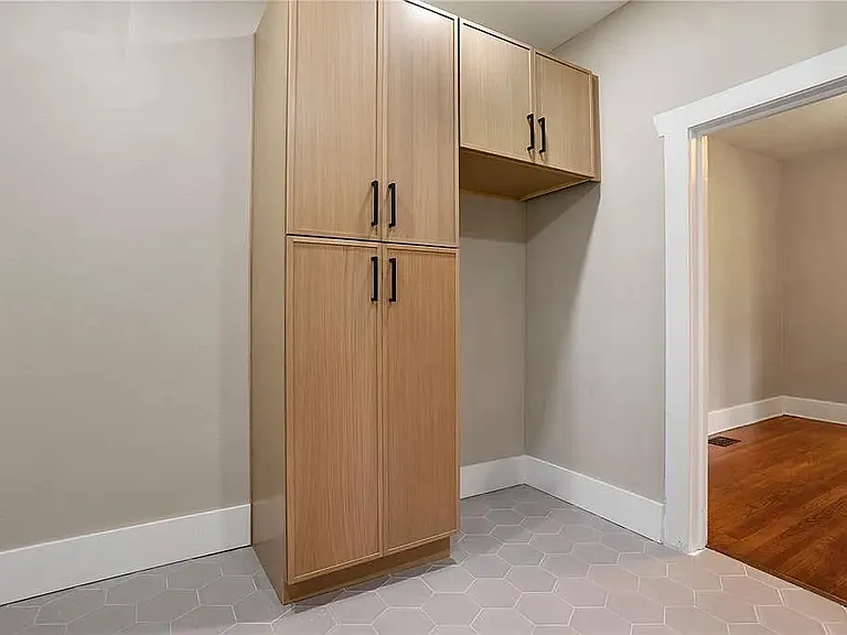 119 Leon Ave — Photo 11