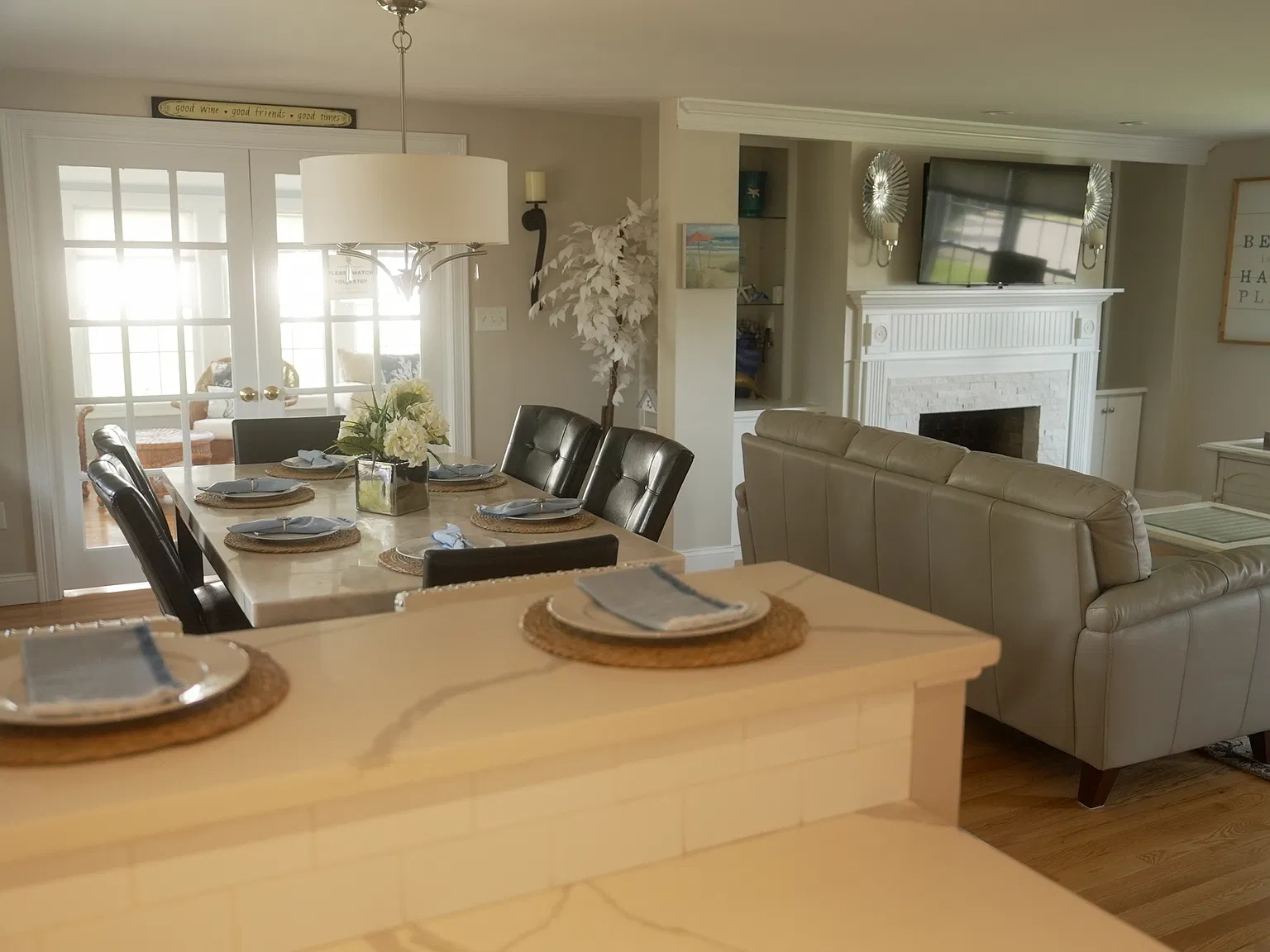 4 bed, 2.5 bath, 1944 sqft, $5,500 — Photo 3